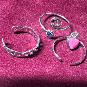 Avon toes Silver and Pink Heart Adjustable Rings Set